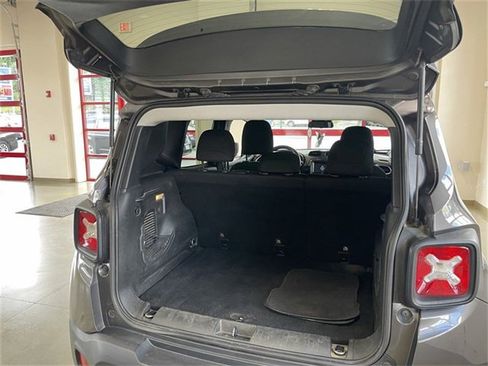 Used 2018 Jeep Renegade Sport w/ Power & Air Group image 17