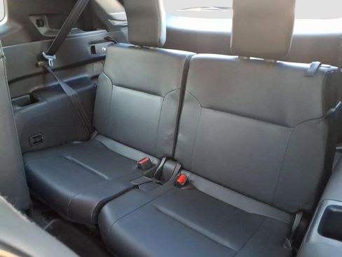 Used 2024 Mitsubishi Outlander SE image 15