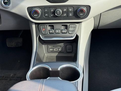 Used 2020 GMC Terrain SLT w/ Preferred Package image 14