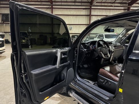 Used 2017 Toyota 4Runner Limited image 10