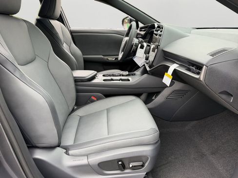 New 2026 Lexus RZ 450e AWD image 5