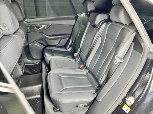 Used 2019 Audi Q8 Premium w/ Convenience Package AWD/4WD image 20