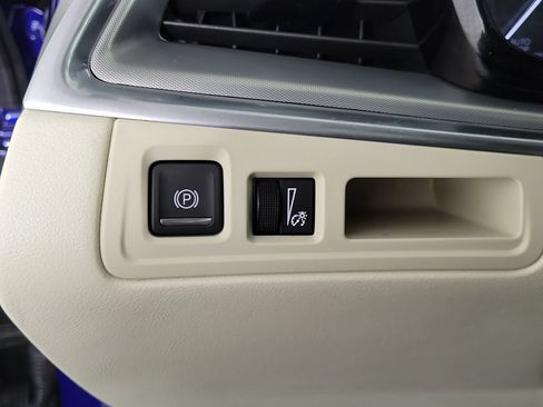 Used 2024 Cadillac XT5 Premium Luxury FWD image 32
