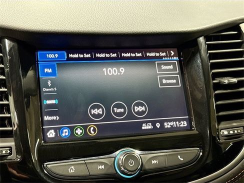 Used 2022 Chevrolet Trax LT w/ LT Convenience Package image 16