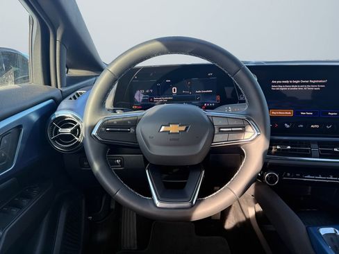 New 2026 Chevrolet Equinox EV LT image 12