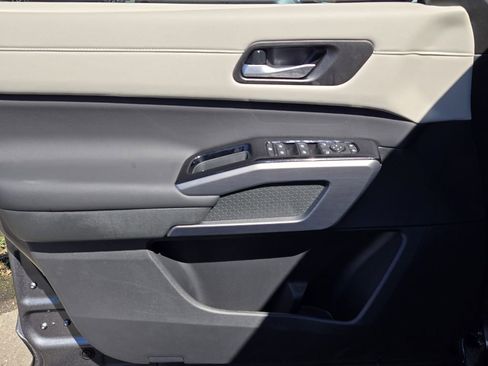 New 2026 Nissan Pathfinder SL w/ SL Premium Package FWD image 18