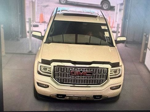 Used 2018 GMC Sierra 1500 Denali w/ Denali Ultimate Package AWD/4WD image 11