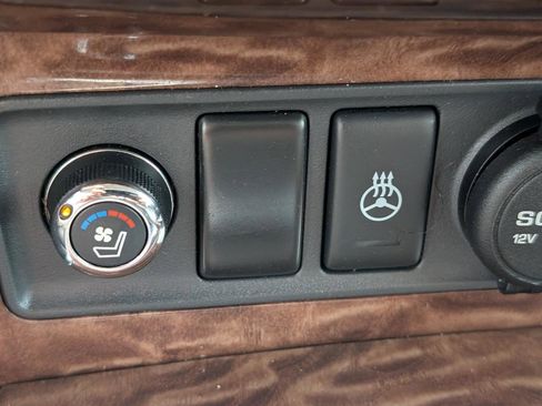 Used 2017 Nissan Armada Platinum w/ Captain Seat Package RWD image 22