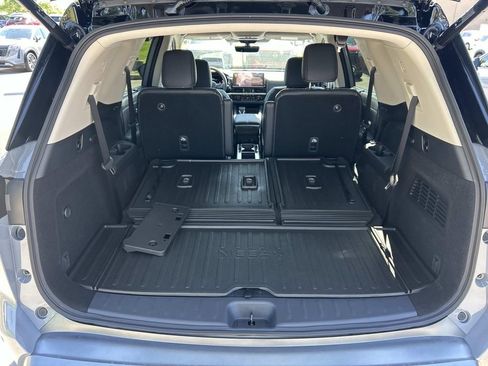 New 2026 Nissan Pathfinder Platinum w/ Lighting Package AWD/4WD image 13
