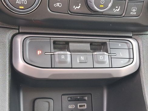 Used 2023 GMC Acadia AT4 w/ Technology Package image 16