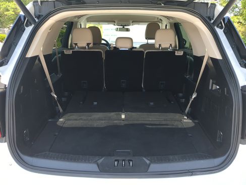 Certified 2021 Ford Explorer 2WD image 11