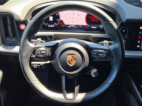 Used 2025 Porsche Cayenne w/ Premium Package AWD/4WD image 15