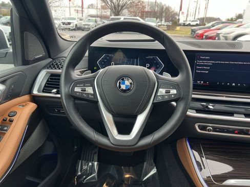 Used 2024 BMW X5 xDrive40i w/ Premium Package image 16