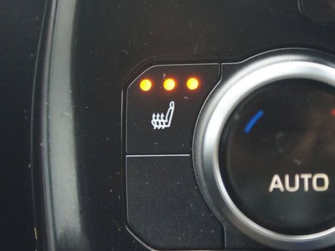 Used 2022 Toyota Highlander XLE image 8