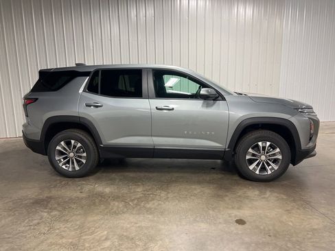 New 2026 Chevrolet Equinox LT image 2