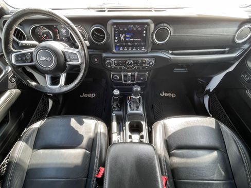 Used 2020 Jeep Gladiator Overland image 17