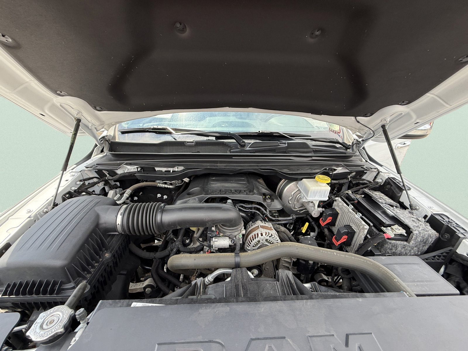 Used 2020 RAM 1500 Laramie AWD/4WD image 19