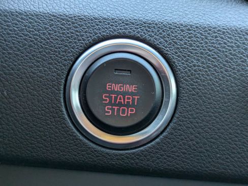 Used 2017 Kia Niro EX image 31