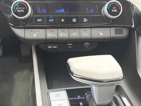 Used 2023 Hyundai Elantra Limited FWD image 24