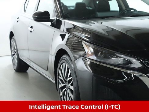 Certified 2023 Nissan Altima 2.5 SV w/ SV Premium Package image 11