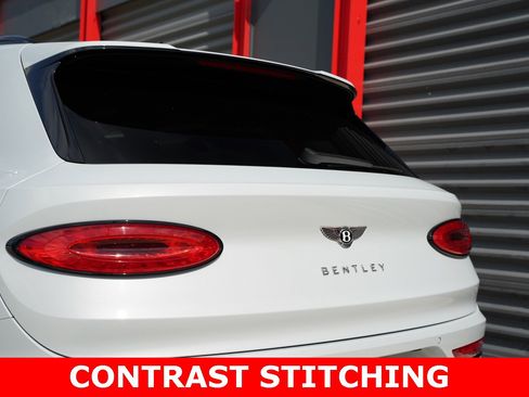 Used 2021 Bentley Bentayga V8 w/ First Edition Specification image 7