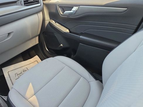 Used 2025 Ford Escape SE image 22