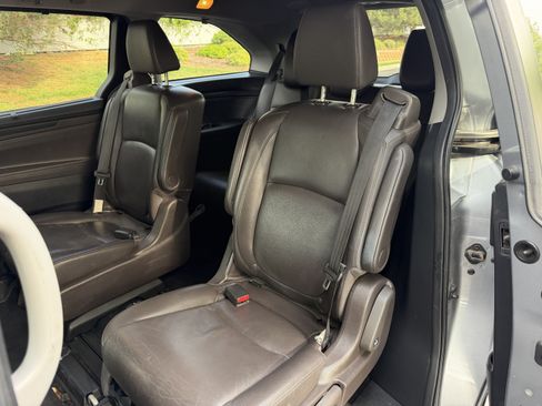 Used 2018 Honda Odyssey EX-L image 11