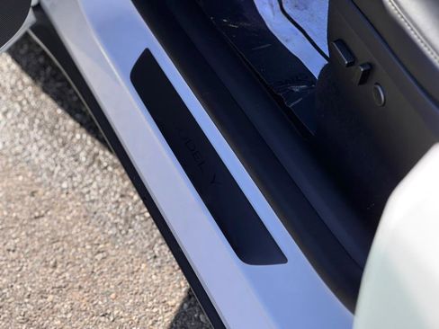 Used 2023 Tesla Model Y 2WD image 23