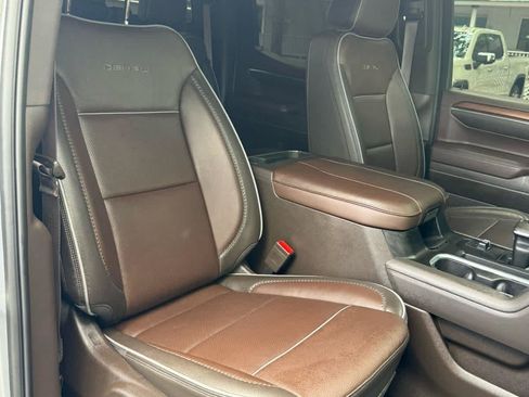 Used 2024 GMC Sierra 1500 Denali w/ Technology Package AWD/4WD image 16