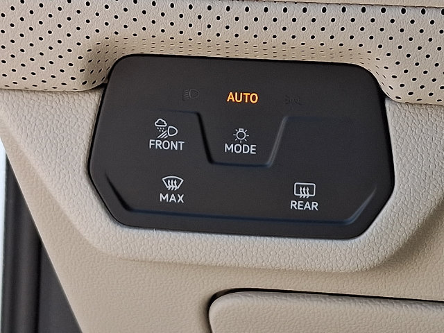 Used 2025 Volkswagen Atlas SE AWD/4WD image 24