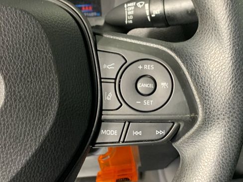 Used 2021 Toyota Corolla LE FWD image 19