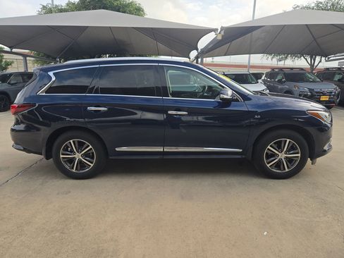 Used 2017 INFINITI QX60 FWD w/ Premium Package image 2