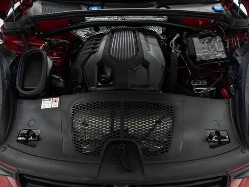 Used 2024 Porsche Macan w/ Premium Plus Package image 33