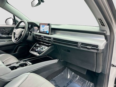 Used 2022 Lincoln Corsair FWD w/ Premium Package image 30