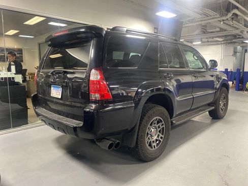 Used 2007 Toyota 4Runner SR5 AWD/4WD image 1