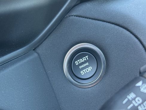 New 2026 Land Rover Range Rover Velar Dynamic SE image 26