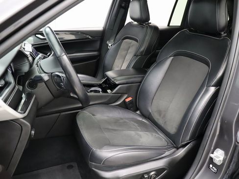 Used 2022 Jeep Grand Cherokee Altitude image 12