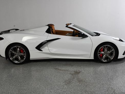 Used 2022 Chevrolet Corvette Stingray Premium Conv w/ Z51 Performance Package RWD image 23