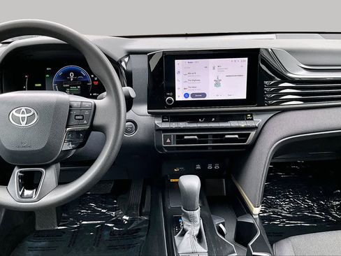 Used 2026 Toyota Camry LE FWD image 7