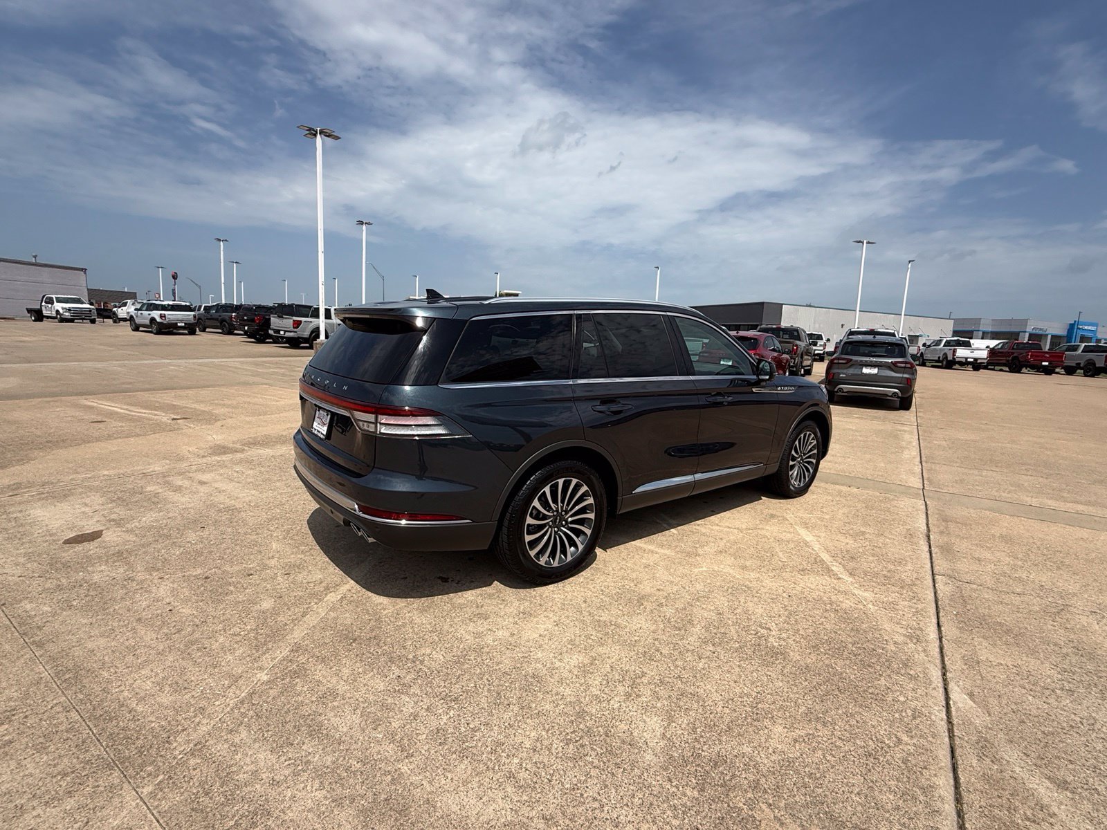 Used 2023 Lincoln Aviator Reserve w/ Elements Package Plus AWD/4WD image 5