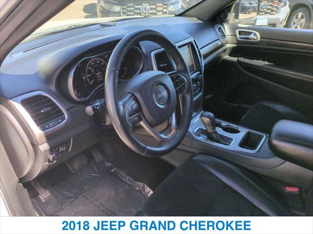 Used 2018 Jeep Grand Cherokee Altitude RWD image 14