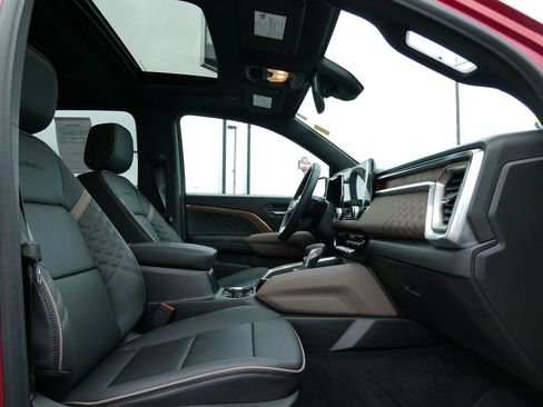Certified 2025 GMC Canyon Denali AWD/4WD image 14