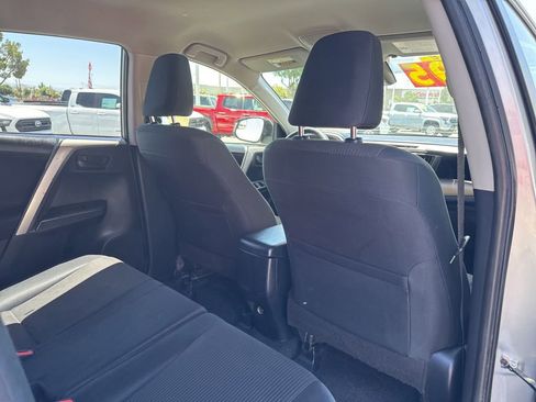 Used 2018 Toyota RAV4 LE FWD image 23