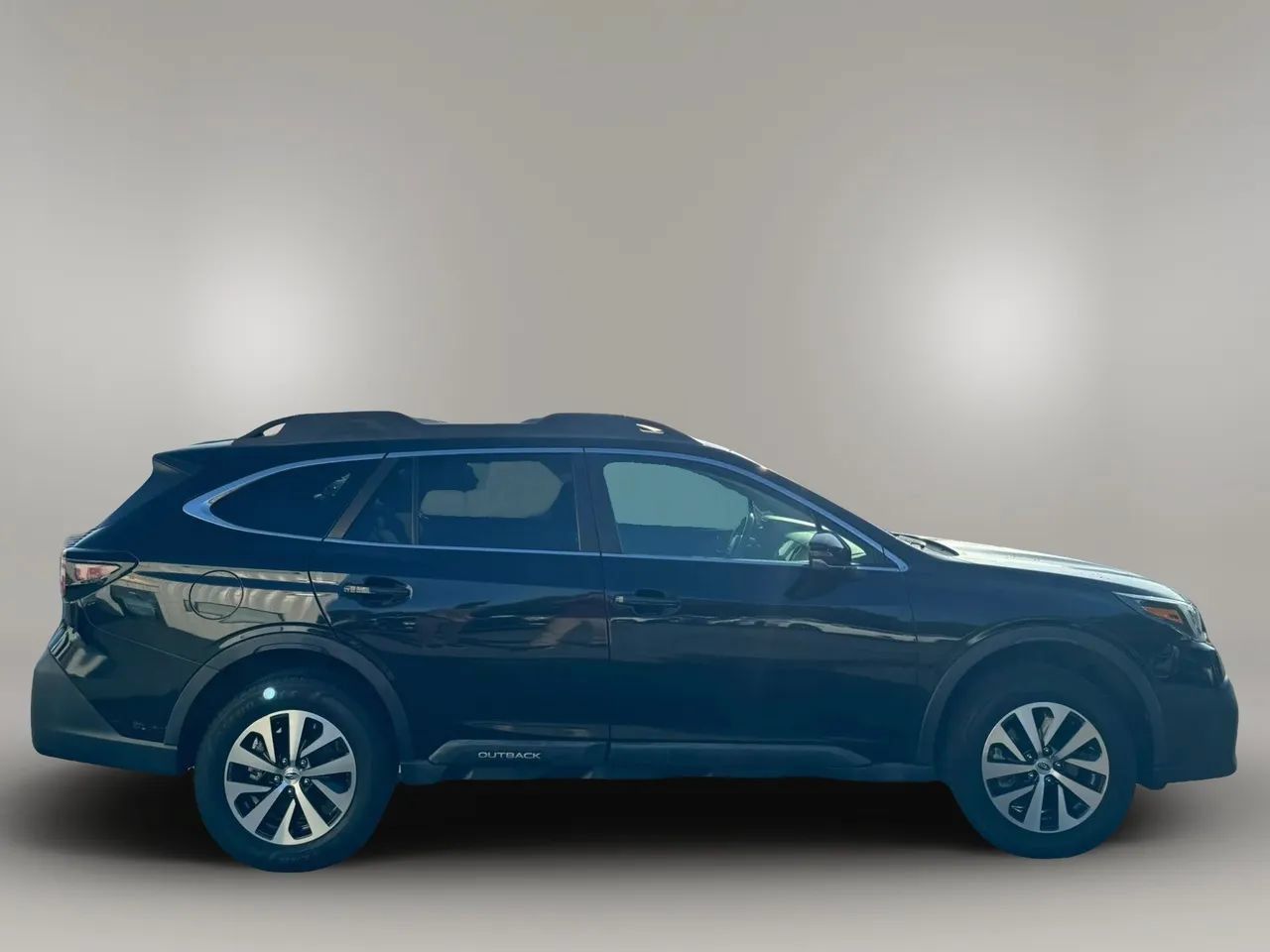 Used 2020 Subaru Outback Premium AWD/4WD image 3
