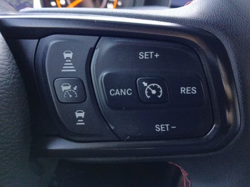 Used 2024 Jeep Gladiator Rubicon w/ Convenience Group AWD/4WD image 25