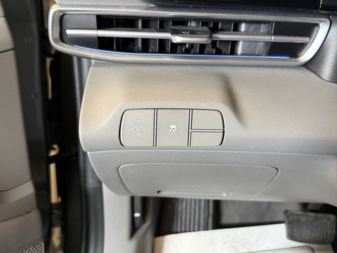 Used 2024 Hyundai Elantra SEL w/ Convenience Package FWD image 19