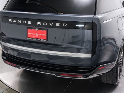Used 2024 Land Rover Range Rover Long Wheelbase Autobiography image 38