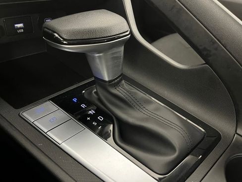 Used 2024 Hyundai Elantra SE image 24