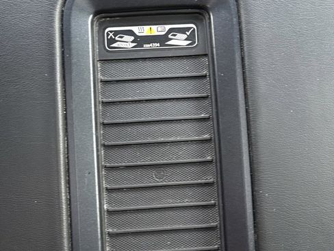 Used 2015 Chevrolet Suburban LT image 35