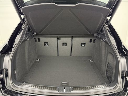 Certified 2026 Porsche Macan AWD/4WD image 58